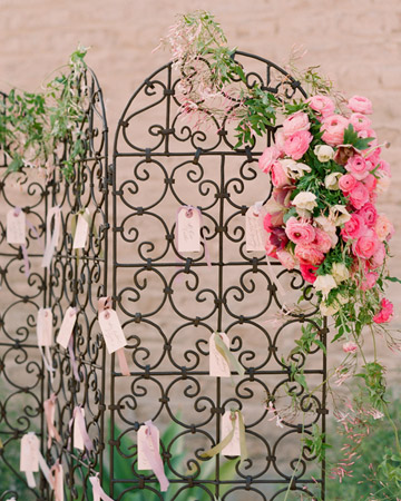 From the wedding of: Giovanna and Schuyler. (http://www.marthastewartweddings.com/photogallery/giovanna-and-schuyler#slide_26)