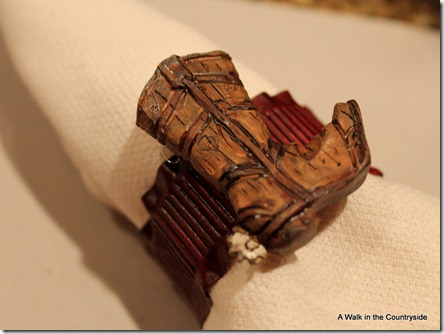 a walk in the countryside: diy napkin rings from ornaments