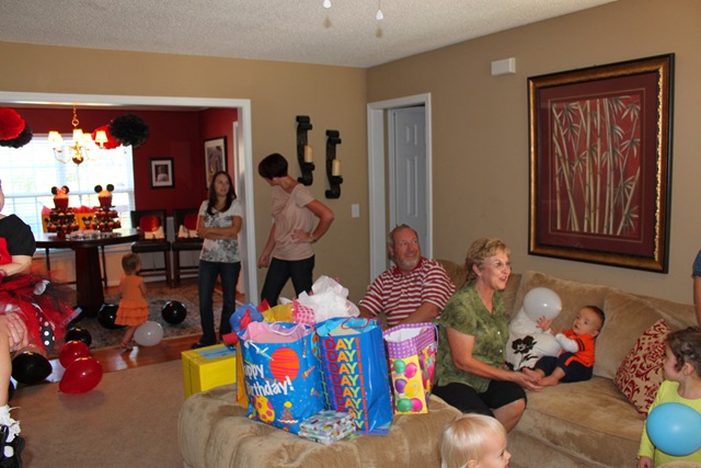 [2ndBirthday0863.jpg]