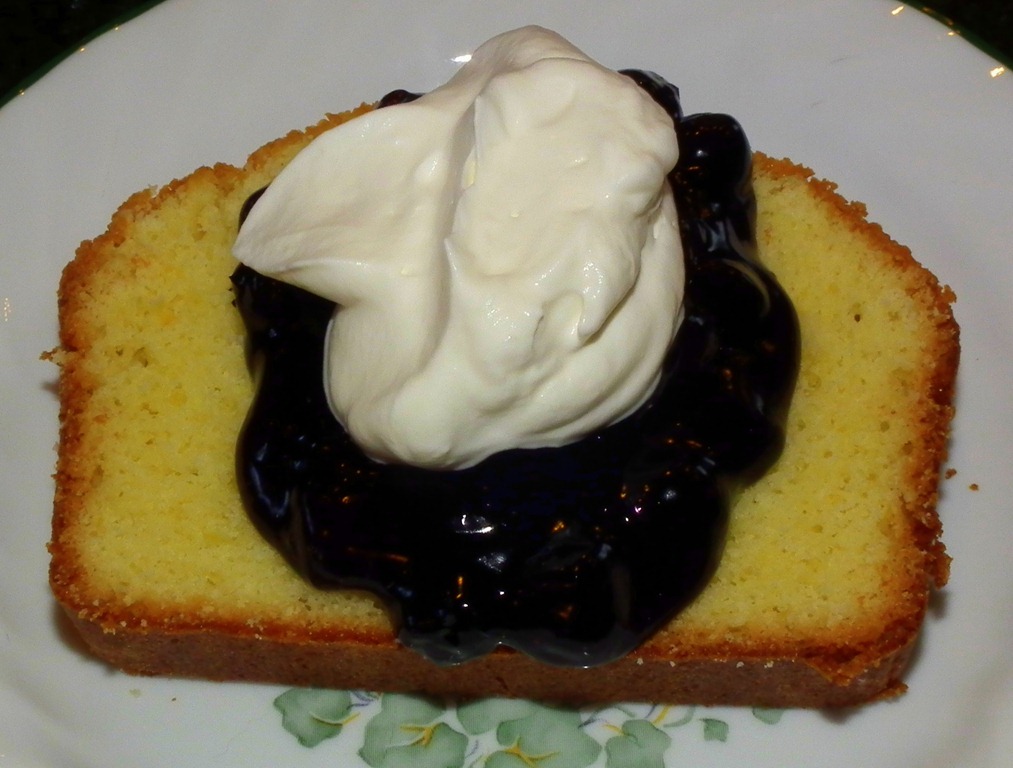 [Lemon%2520Loaf%2520Cake%2520with%2520Bluberry%2520Compote%255B9%255D.jpg]