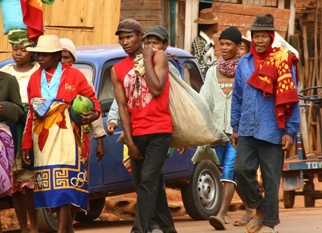 [Madagascar%2520persone%25202%255B2%255D.jpg]