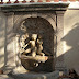 Detall d'estàtua del Palau Falguera