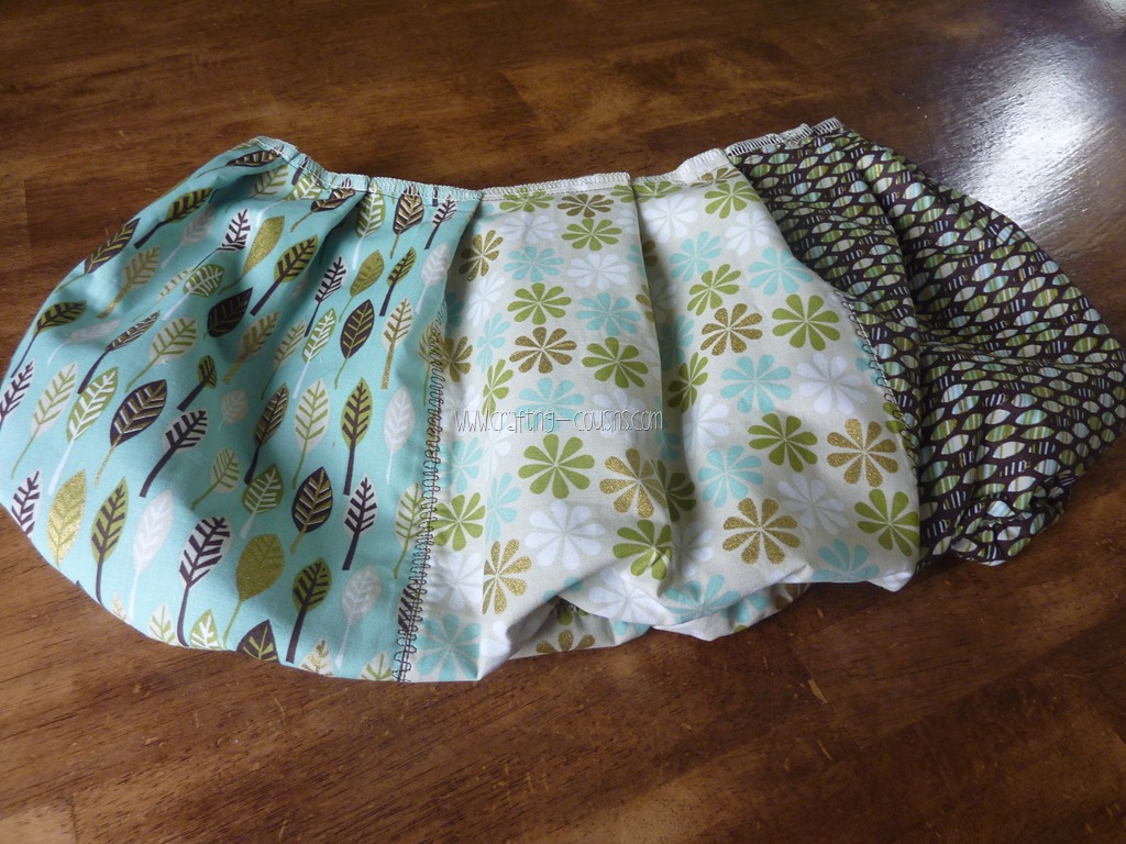 [Crafty%2520Cousins%2527%2520Flouncy%2520Bag%2520Tutorial%2520%252829%2529%255B3%255D.jpg]