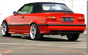 Modifications to the restoration of limited edition BMW 320i M red - exterior