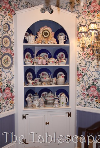 [corner-cabinet-0092.jpg]