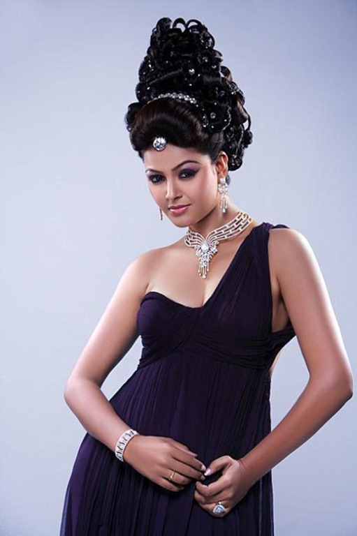 [monal_gajjar_latest%2520photoshoot%2520still%255B2%255D.jpg]