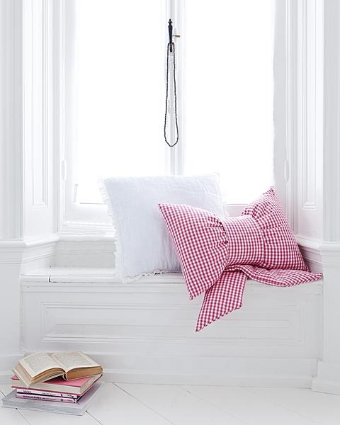 Bow Pillow Tutorial