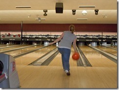 Pregnant and bowling (3)