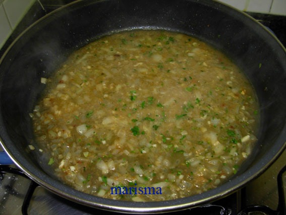 [pollo%2520en%2520pepitoria4%2520copia%255B4%255D.jpg]