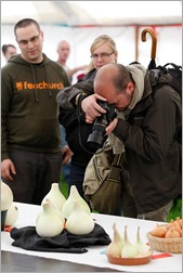 Monsieur Blot en photographie de l'onions. Tony Griffiths