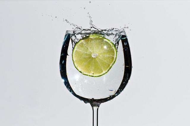 [water_glass_lime2.jpg]
