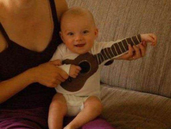 [Nice%2520Guitar%2520Bro%255B5%255D.jpg]