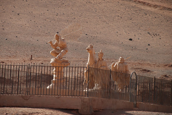 Flaming mountains - statues journey to the west