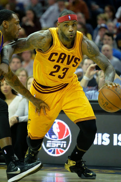 LBJ Wears Black amp Gold Nike LeBron 12 for Grammy Night