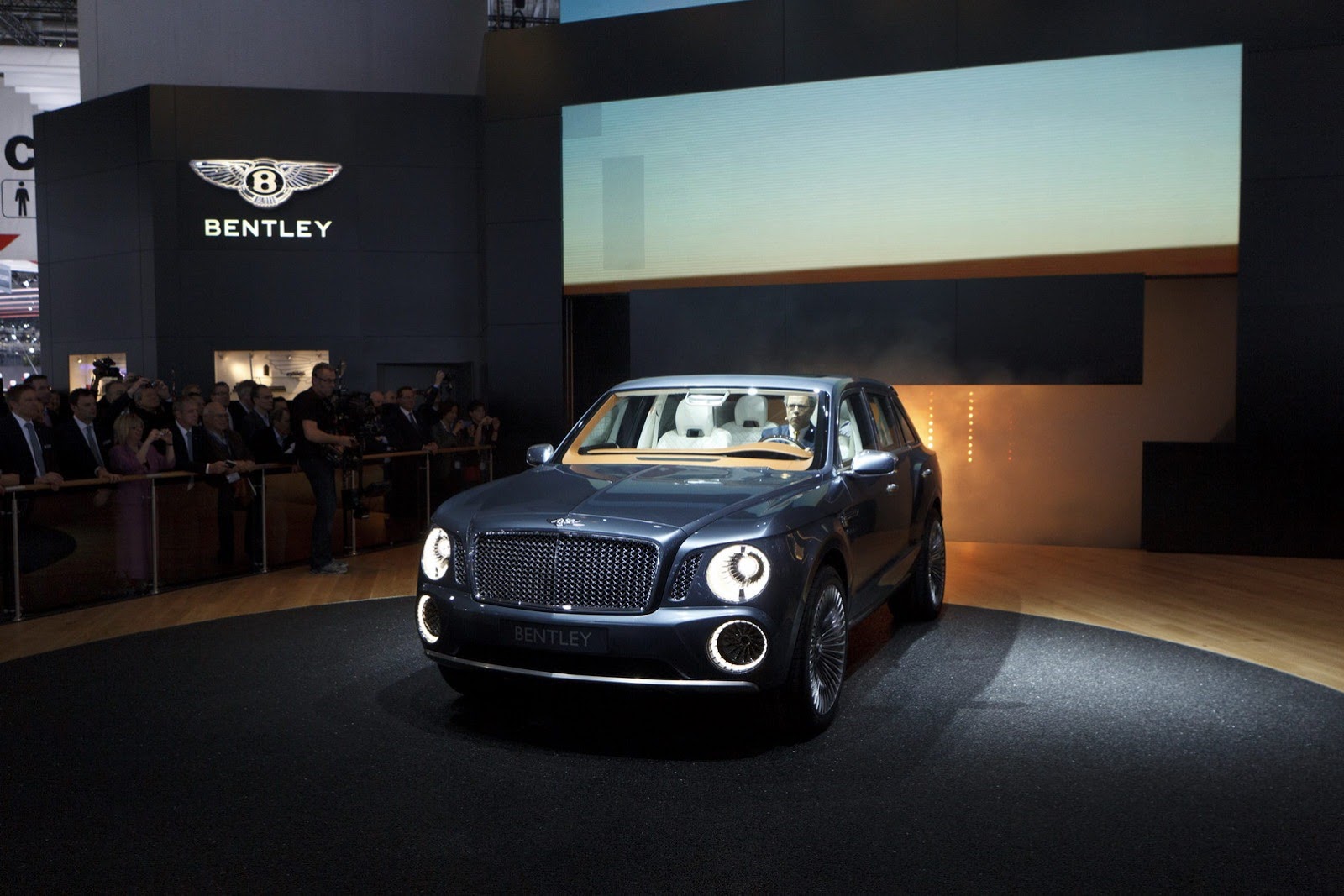[Bentley-EXP-9-F-11%255B2%255D.jpg]