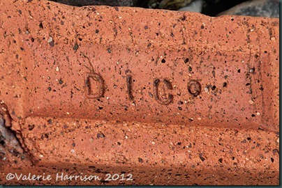 14-DICo-brick