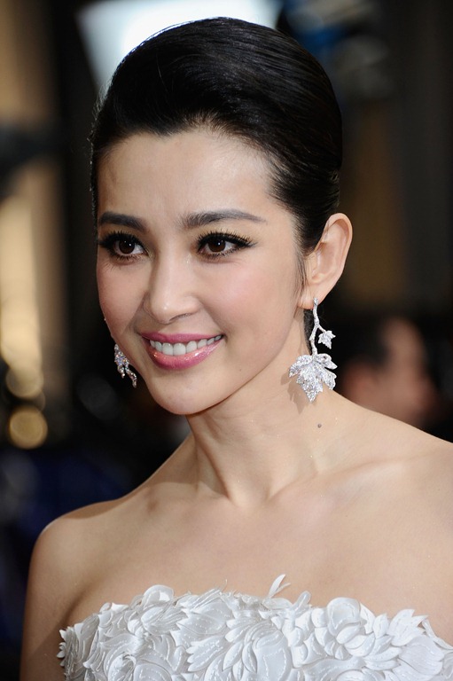 [li-84th-annual-academy-awards-arrivals-celebutopia-cd0226201209%255B6%255D.jpg]