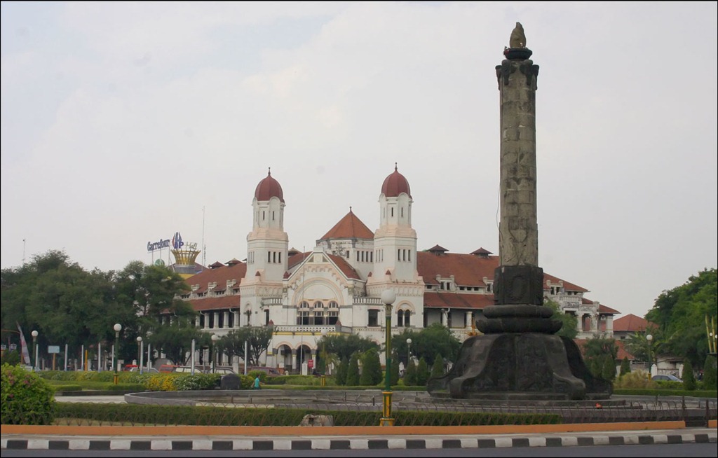 [Lawang-Sewu1.jpg]