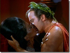 Uhura_and_Kirk_kiss