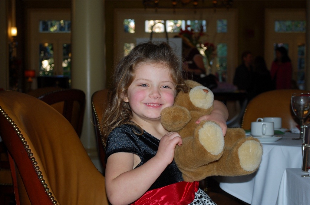 [Teddy%2520Bear%2520Tea%25202012%2520Keelie%2520%25281024x676%2529%255B4%255D.jpg]
