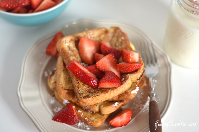 French Toast with Fresh Strawberries - Recipe
