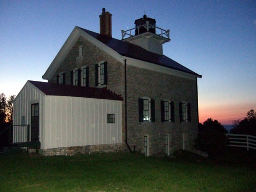 [lighthousetwilight092.jpg]
