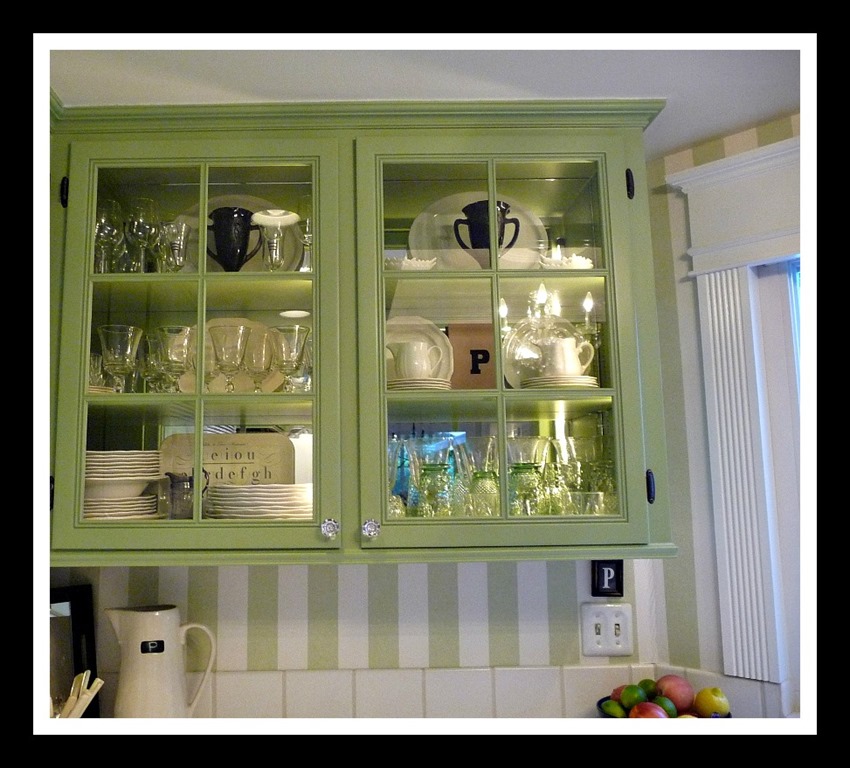 [Kitchen-tour-glass-door-cabinets-017.jpg]