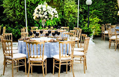 Album (digital) de fotos de centros de mesa altos. Fotografias digitais da Carla Flores, que faz decoração floral em eventos sociais e corporativos usando as mais lindas flores. Faz bouquet (buquê) de noiva, decoração de casamento, decoração de festas, decoração de 15 anos, arranjos de mesa, decoração de salão de festa, locação de mobiliário, decoração de igreja, arranjos de casamento e decoração dos mais lindos eventos. Atua em Niterói, Rio de Janeiro (RJ). bouquet decoração casamento festa buque rio de janeiro festas rj fotos flores buques arranjo floral decoracao para decoraçao casamentos arranjos florais decorações aniversario