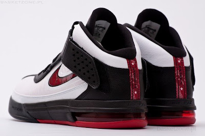Nike Air Max Soldier V Black/White/Red Detailed Gallery nike air max soldier 5 gr white black red 5 04 Nike Air Max Soldier V Black/White/Red Detailed Gallery