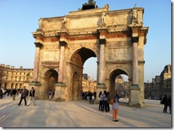 I'll meet you under the arch at 7