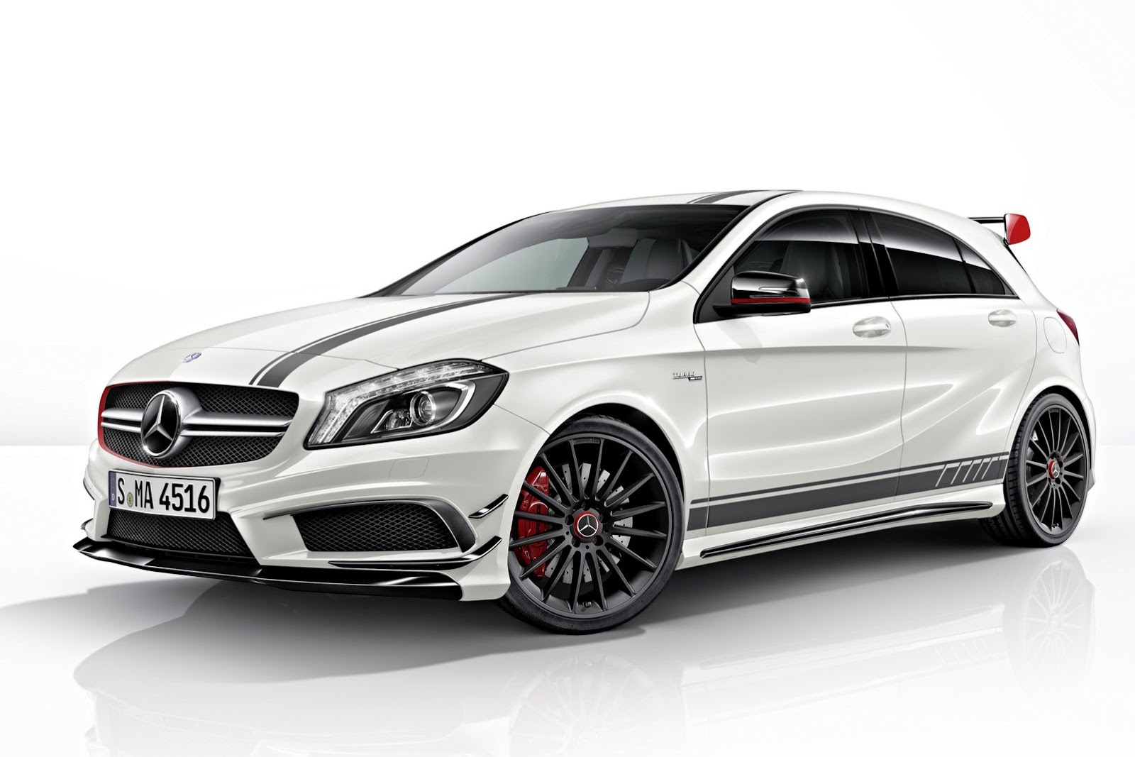 Mercedes-AMG-45-CarScoop1_1%5B2%5D.jpg