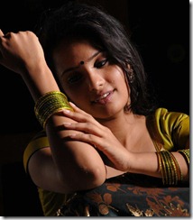 Tamil Actress Aarushi Pics in Azhagan Azhagi Movie