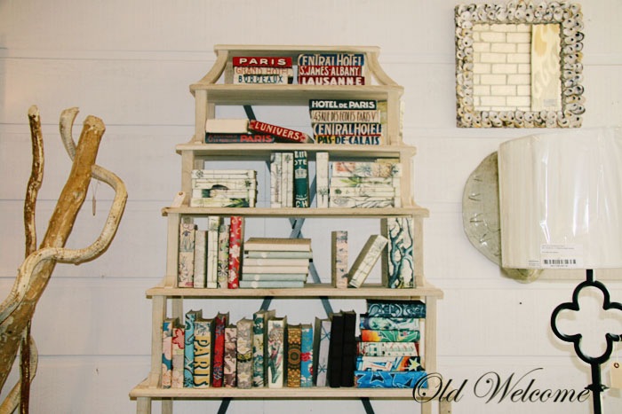 [duh%2520pensacola%2520french%2520style%2520bookshelf%2520old%2520welcome%255B4%255D.jpg]
