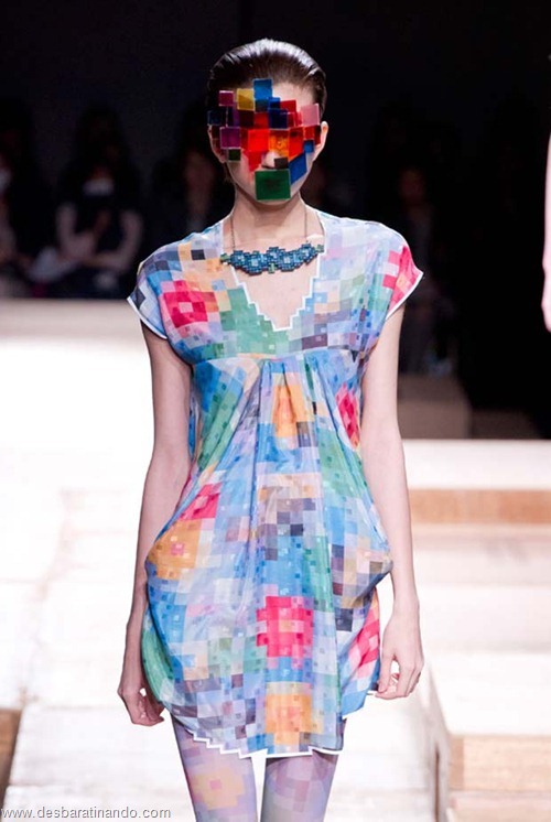 ANREALAGE moda 8 bits geek pixel nerd desbaratinando (1) ANREALAGE moda 8 bits geek pixel nerd desbaratinando (1)