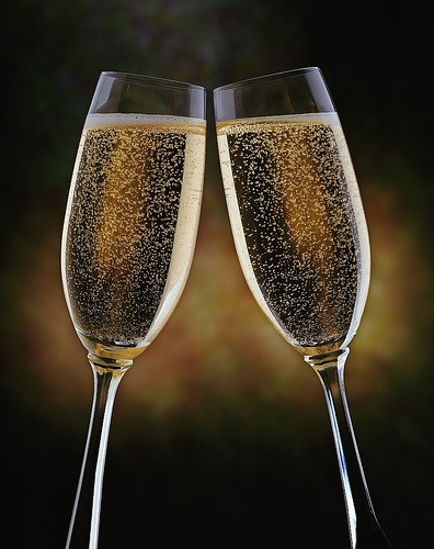 [chamagne%2520glasses%2520toast%255B7%255D.jpg]