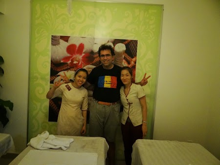 08. Massage girls in Hoian.JPG