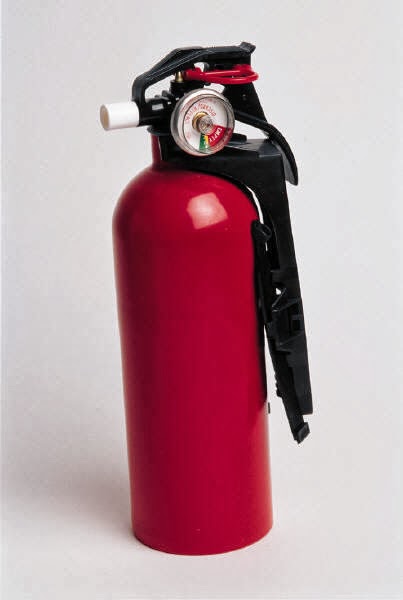 廚房的暗器→滅火器 廚房的暗器→滅火器