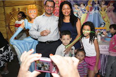 Fotos do evento Isabella - 8 anos - 09/04/11. Foto numero 018. Fotografia (fotografias) de Adriana Pimenta Produções, que faz foto e vídeo de casamentos, aniversários e eventos em geral, bem como fotoprodutos, fotolivros e álbuns diagramados. Atua em São Paulo. fotos de casamento sao paulo sp para fotografia são fotografos casamentos festa infantil crianças aniversario fotoprodutos filmagem sessão casais 15 anos cidade videos