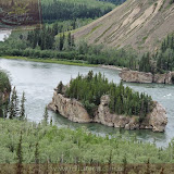 Estreito no Yukon River - Klondike Hwy para Dawson City, Yukon, Canadá