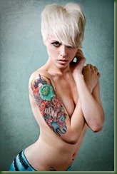 beautiful_tattooed_women_3_thumb[2]