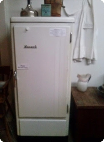 005.Fridge that has run continuously since 1949
