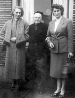 Ham, Aartje v.d., Bouwmeester, Geertrui en Kooij, Geertruida Ameide.jpg