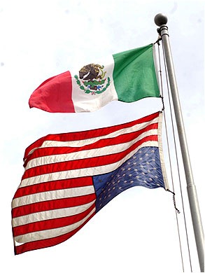 [mexican_flag_american_flag_upsidedown%255B46%255D.jpg]