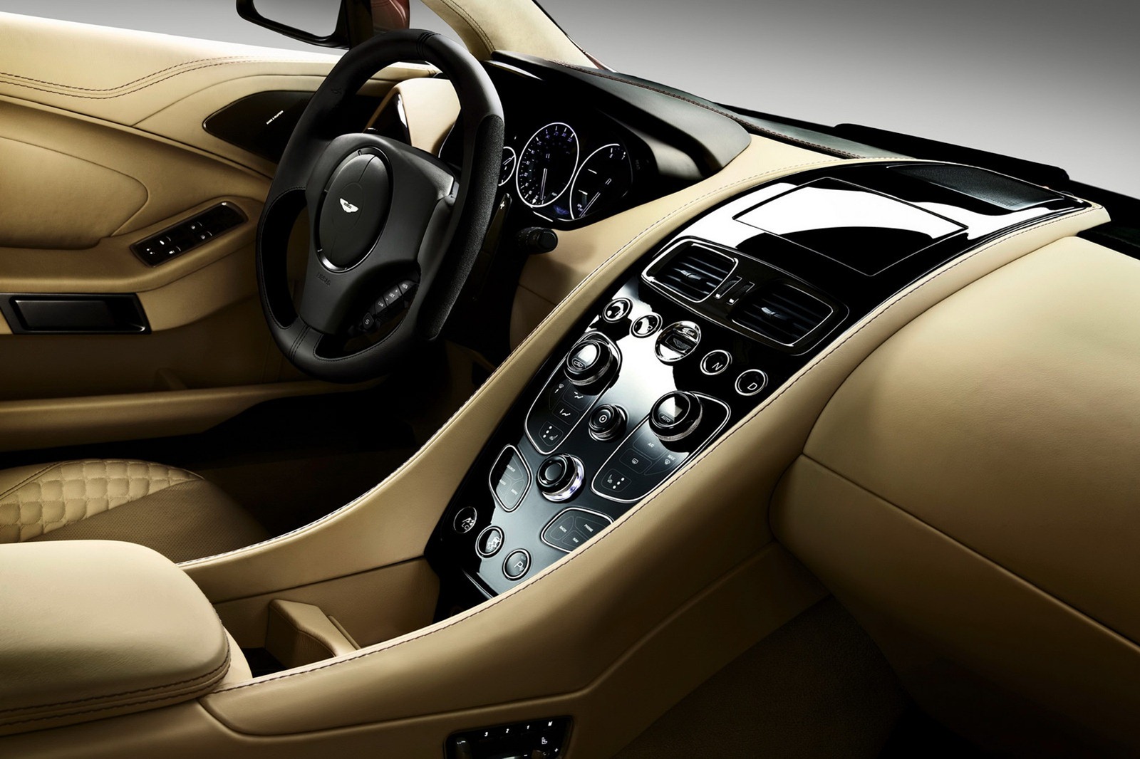 New-Aston-Martin-Vanquish-6[2].jpg