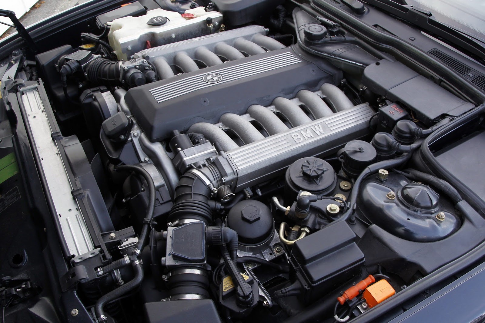 [BMW-V12-7-Series-7%255B2%255D.jpg]