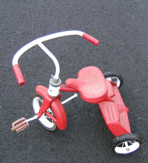[Tricycle-500x550-Photoxpress_5575533.jpg]