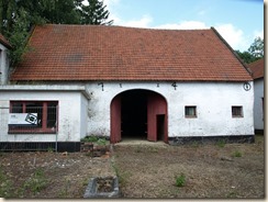 Diepenbeek, Molenstraat: de Kapittelmolen: zicht op de schuur van 1740. Zie http://www.molenechos.org/molen.php?AdvSearch=276