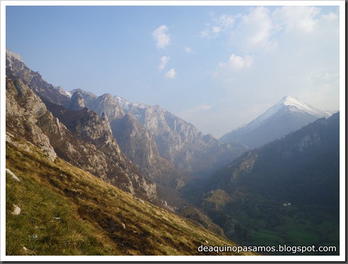 Via Intrusos 350m MD  7a  (6b A0 Oblig) (Alto Les Palanques, Picos de Europa) (Isra) 9110