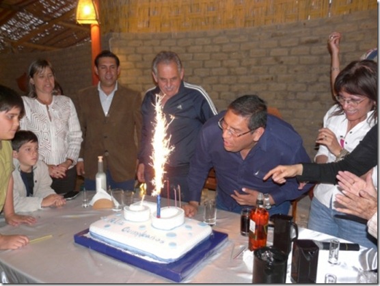 JAVIER ALVARADO JUNTO A MUFARECH Y ANDRÉS TELLOA