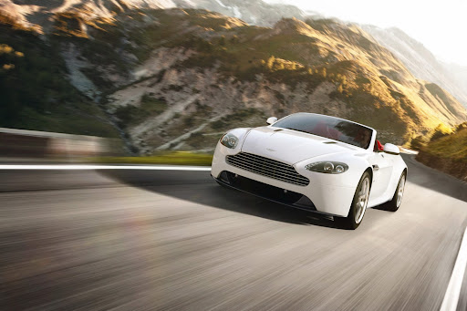 2012-Aston-Martin-Vantage-04.jpg